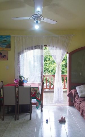 Casa à venda com 187m², 3 quartos e 2 vagas Casa à venda com 187m², 3 quartos e 2 vagasSala