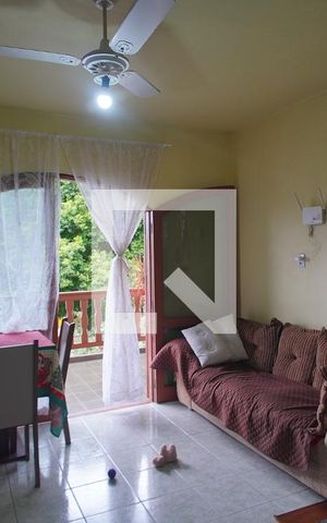 Casa à venda com 187m², 3 quartos e 2 vagas Casa à venda com 187m², 3 quartos e 2 vagasSala