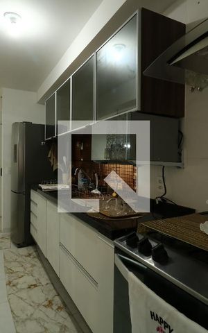 Apartamento à venda com 68m², 2 quartos e 2 vagasCozinha