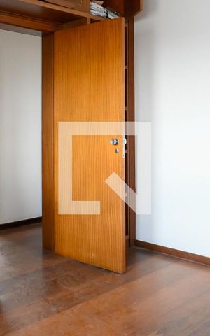 Apartamento à venda com 200m², 3 quartos e 2 vagas Apartamento à venda com 200m², 3 quartos e 2 vagasQuarto 1