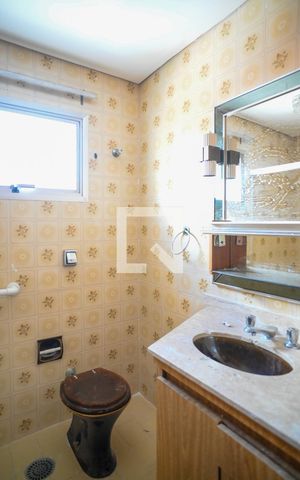 Apartamento à venda com 200m², 3 quartos e 2 vagas Apartamento à venda com 200m², 3 quartos e 2 vagasBanheiro