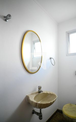 Apartamento à venda com 200m², 3 quartos e 2 vagas Apartamento à venda com 200m², 3 quartos e 2 vagasLavabo