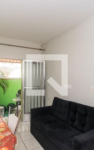 Casa à venda com 75m², 3 quartos e sem vaga Casa à venda com 75m², 3 quartos e sem vagaSala