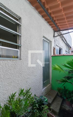 Casa à venda com 75m², 3 quartos e sem vaga Casa à venda com 75m², 3 quartos e sem vagaVaranda - Entrada de serviço