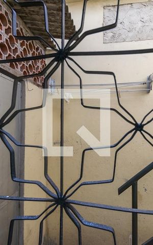 Casa à venda com 75m², 3 quartos e sem vaga Casa à venda com 75m², 3 quartos e sem vagaVista do Quarto 2