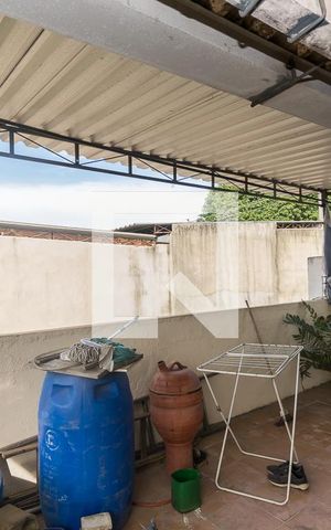 Casa à venda com 75m², 3 quartos e sem vaga Casa à venda com 75m², 3 quartos e sem vagaTerraço