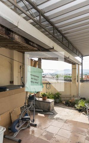 Casa à venda com 75m², 3 quartos e sem vaga Casa à venda com 75m², 3 quartos e sem vagaTerraço