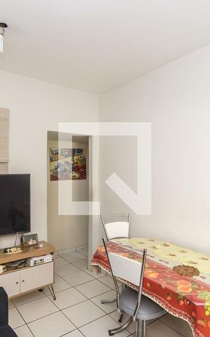 Casa à venda com 75m², 3 quartos e sem vaga Casa à venda com 75m², 3 quartos e sem vagaSala