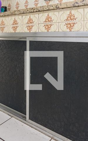 Casa à venda com 75m², 3 quartos e sem vaga Casa à venda com 75m², 3 quartos e sem vagaCozinha - Armários