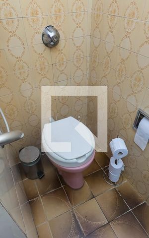 Casa à venda com 75m², 3 quartos e sem vaga Casa à venda com 75m², 3 quartos e sem vagaBanheiro Social