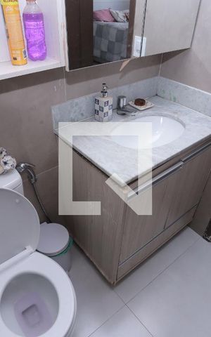 Apartamento à venda com 64m², 2 quartos e 1 vagaBanheiro Quarto 1