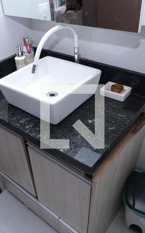 Apartamento à venda com 64m², 2 quartos e 1 vagaBanheiro Social
