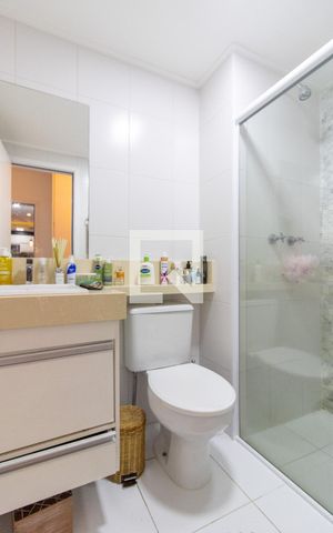 Apartamento à venda com 68m², 2 quartos e 1 vaga Apartamento à venda com 68m², 2 quartos e 1 vagaBanheiro da Suíte