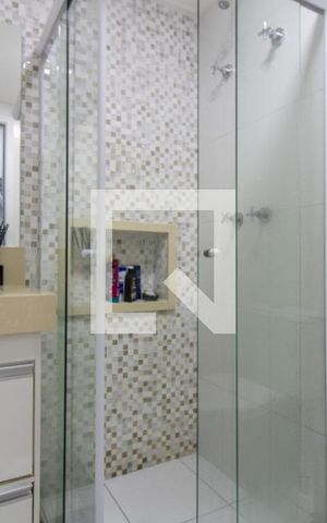 Apartamento à venda com 68m², 2 quartos e 1 vaga Apartamento à venda com 68m², 2 quartos e 1 vagaBanheiro
