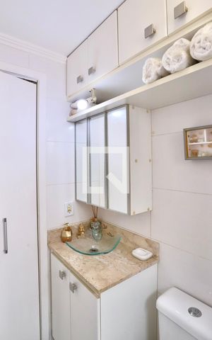 Apartamento à venda com 43m², 2 quartos e sem vaga Apartamento à venda com 43m², 2 quartos e sem vagaBanheiro