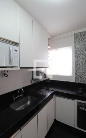 Apartamento à venda com 160m², 4 quartos e 4 vagasCozinha e Área de Serviço