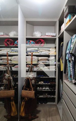 Apartamento à venda com 160m², 4 quartos e 4 vagasCloset da Suite 1