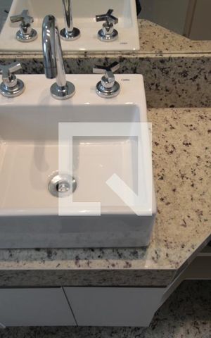 Apartamento à venda com 160m², 4 quartos e 4 vagasBanheiro Social