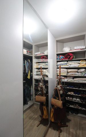 Apartamento à venda com 160m², 4 quartos e 4 vagasCloset da Suite 1