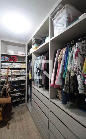 Apartamento à venda com 160m², 4 quartos e 4 vagasCloset da Suite 1