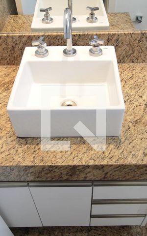 Apartamento à venda com 160m², 4 quartos e 4 vagasBanheiro da Suite 1