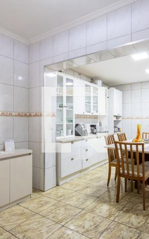 Casa à venda com 150m², 3 quartos e 5 vagas Casa à venda com 150m², 3 quartos e 5 vagasCopa e Cozinha