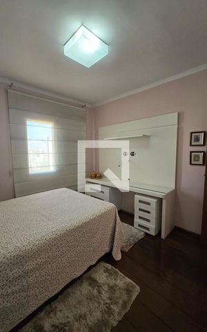 Apartamento para alugar com 185m², 4 quartos e 2 vagas Apartamento para alugar com 185m², 4 quartos e 2 vagasQuarto