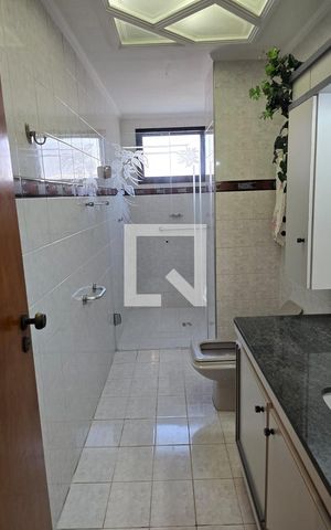 Apartamento para alugar com 185m², 4 quartos e 2 vagas Apartamento para alugar com 185m², 4 quartos e 2 vagasBanheiro