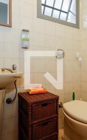 Casa à venda com 187m², 3 quartos e 3 vagas Casa à venda com 187m², 3 quartos e 3 vagasLavabo