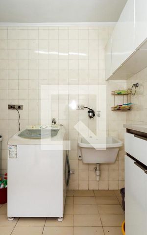 Casa à venda com 187m², 3 quartos e 3 vagas Casa à venda com 187m², 3 quartos e 3 vagasÁrea de Serviço
