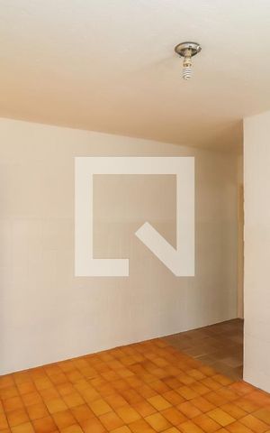 Casa para alugar com 30m², 1 quarto e sem vaga Casa para alugar com 30m², 1 quarto e sem vagaSala/Cozinha