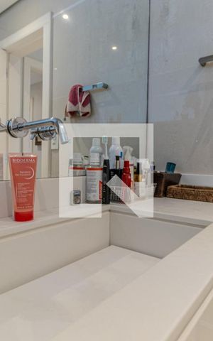 Apartamento à venda com 322m², 4 quartos e 2 vagas Apartamento à venda com 322m², 4 quartos e 2 vagasBanheiro Social 2