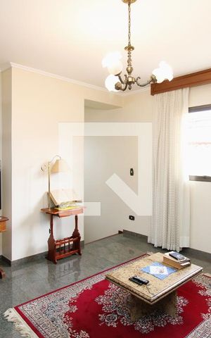Casa para alugar com 360m², 3 quartos e 5 vagasSala de TV