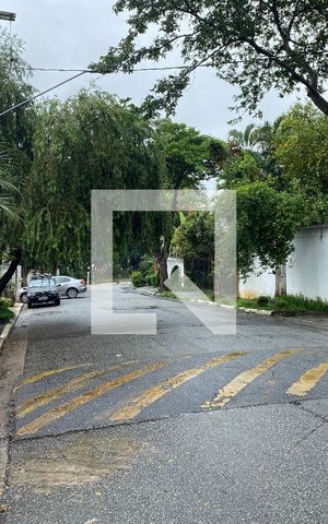Casa para alugar com 360m², 3 quartos e 5 vagas Casa para alugar com 360m², 3 quartos e 5 vagasVista da Rua