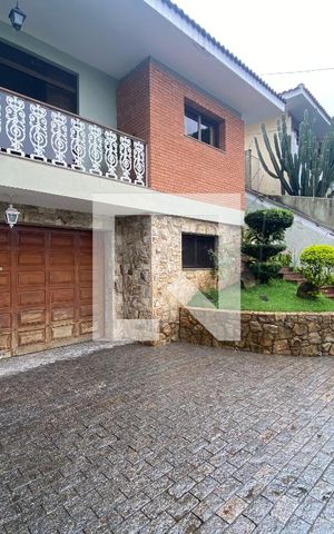 Casa para alugar com 360m², 3 quartos e 5 vagas Casa para alugar com 360m², 3 quartos e 5 vagasEntrada
