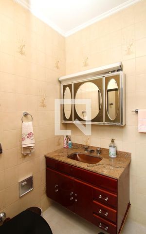 Casa para alugar com 360m², 3 quartos e 5 vagasBanheiro da Suíte 1