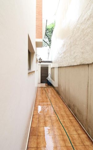 Casa para alugar com 360m², 3 quartos e 5 vagasCorredor Lateral
