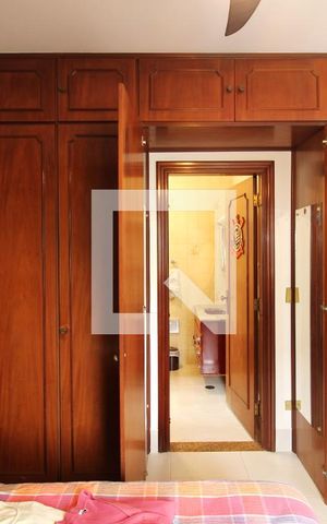 Casa para alugar com 360m², 3 quartos e 5 vagasBanheiro da Suíte 1