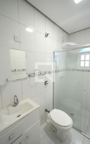 Casa à venda com 300m², 3 quartos e 3 vagasBanheiro - casa 1