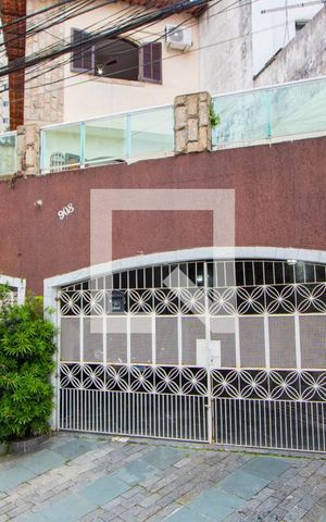 Casa para alugar com 278m², 3 quartos e 5 vagas Casa para alugar com 278m², 3 quartos e 5 vagasFachada
