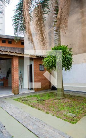 Casa para alugar com 278m², 3 quartos e 5 vagas Casa para alugar com 278m², 3 quartos e 5 vagasQuintal