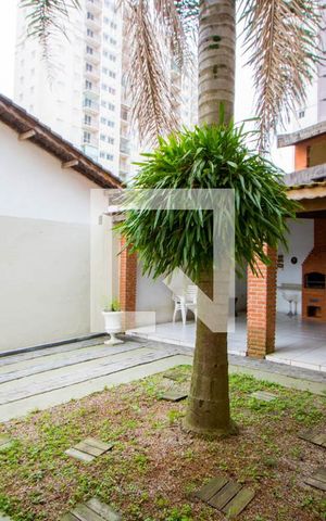 Casa para alugar com 278m², 3 quartos e 5 vagas Casa para alugar com 278m², 3 quartos e 5 vagasQuintal