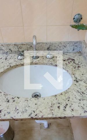 Casa para alugar com 278m², 3 quartos e 5 vagas Casa para alugar com 278m², 3 quartos e 5 vagasBanheiro do quarto 1