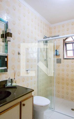 Casa para alugar com 278m², 3 quartos e 5 vagas Casa para alugar com 278m², 3 quartos e 5 vagasBanheiro social 1