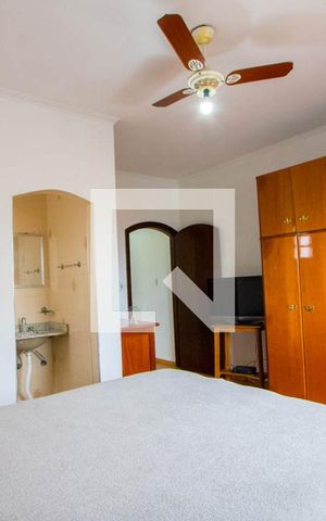 Casa para alugar com 278m², 3 quartos e 5 vagas Casa para alugar com 278m², 3 quartos e 5 vagasQuarto 1 - Suíte