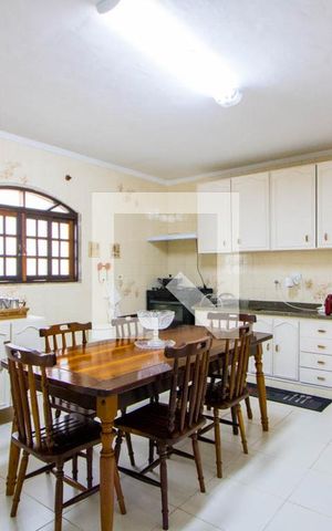 Casa para alugar com 278m², 3 quartos e 5 vagas Casa para alugar com 278m², 3 quartos e 5 vagasCozinha
