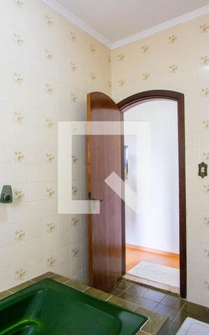 Casa para alugar com 278m², 3 quartos e 5 vagas Casa para alugar com 278m², 3 quartos e 5 vagasBanheiro social 2