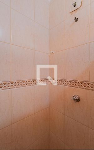 Casa à venda com 120m², 3 quartos e 1 vaga Casa à venda com 120m², 3 quartos e 1 vagaBanheiro Suíte 2