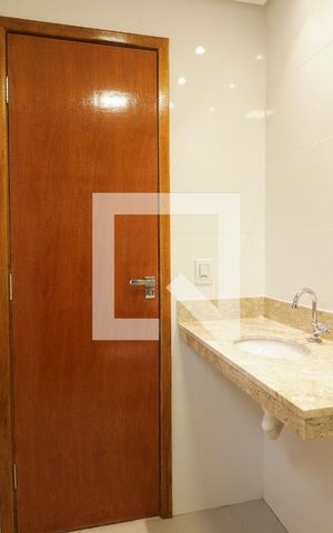 Apartamento à venda com 63m², 2 quartos e 1 vaga Apartamento à venda com 63m², 2 quartos e 1 vagaBanheiro Social