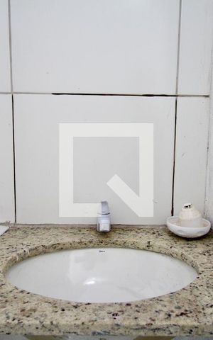 Studio para alugar com 50m², 0 quarto e sem vaga Studio para alugar com 50m², 0 quarto e sem vagaBanheiro